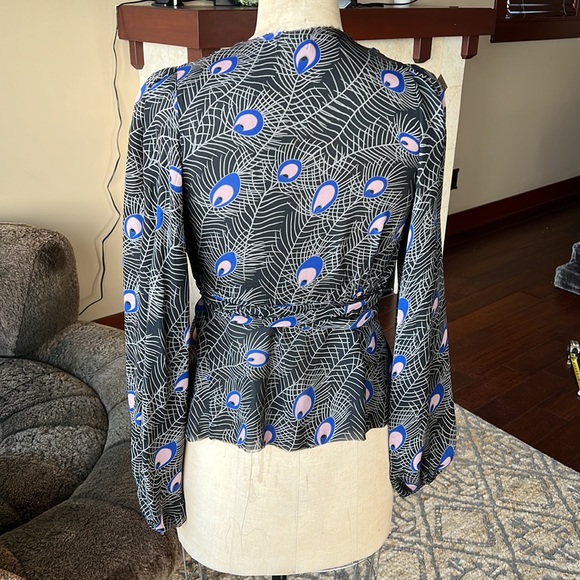 COPY - RARE Luxury Jones one of a kind wrap top (LA iconic) XS-M - Picture 10 of 15